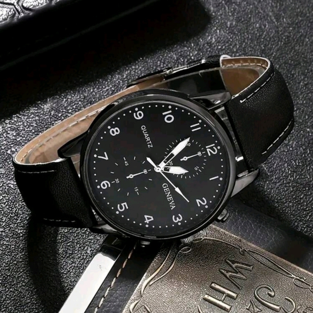 Blk leather Men's Business Quartz Watch. Fashionable And Casual Style, nwt